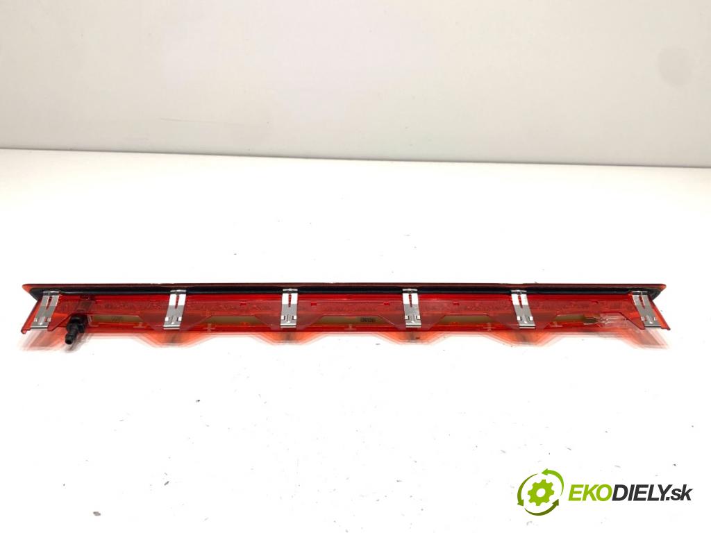 SKODA SCALA liftback 2022 110 kW 1.5 TSI 1495 světlo brzdových světel 5JJ945097A