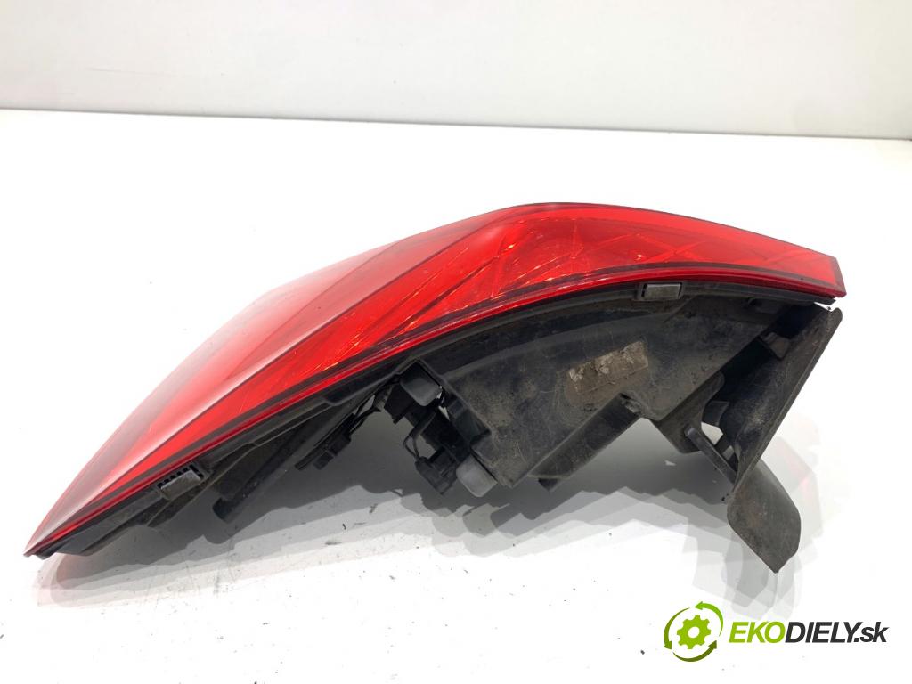 SKODA SCALA liftback 2022 110 kW 1.5 TSI 1495 Svetlo pravy zad 657945096