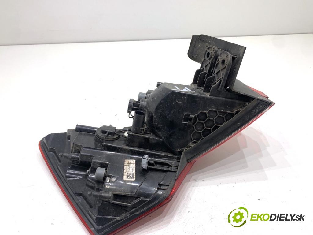 SKODA SCALA liftback 2022 110 kW 1.5 TSI 1495 Svetlo pravy zad 657945096