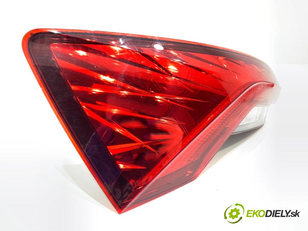 SKODA SCALA liftback 2022 110 kW 1.5 TSI 1495 světlo levý zadní část 657945095