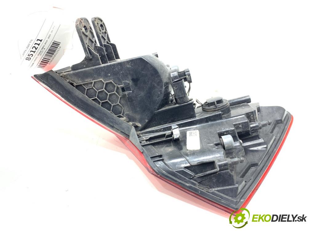 SKODA SCALA liftback 2022 110 kW 1.5 TSI 1495 světlo levý zadní část 657945095