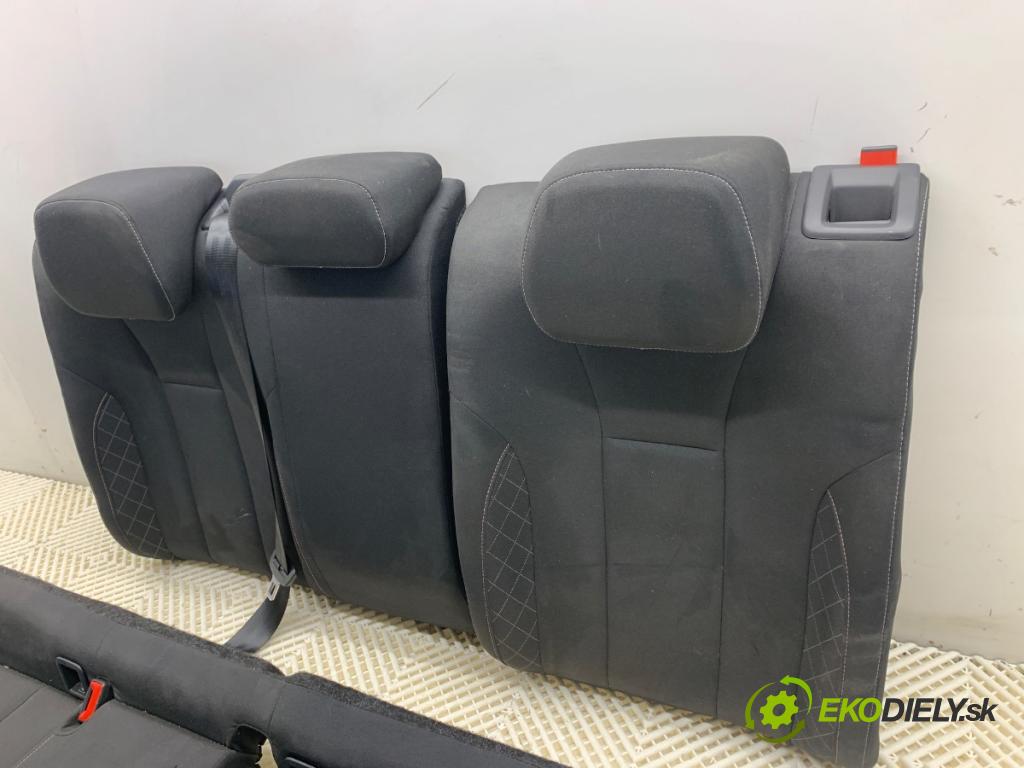 SKODA SCALA liftback 2022 110 kW 1.5 TSI 1495 Sedadlo druhý rad