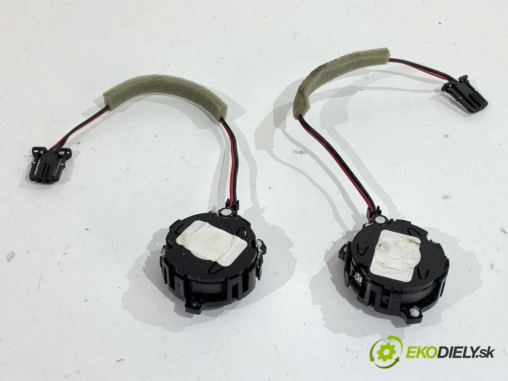 SKODA SCALA liftback 2022 110 kW 1.5 TSI 1495 reproduktory 3V0035411J