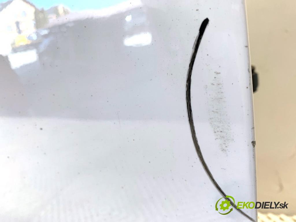 SKODA SCALA liftback 2022 110 kW 1.5 TSI 1495 Dvere pravy predný