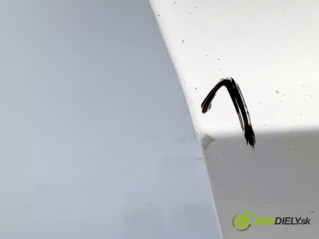 SKODA SCALA liftback 2022 110 kW 1.5 TSI 1495 Dvere pravy predný