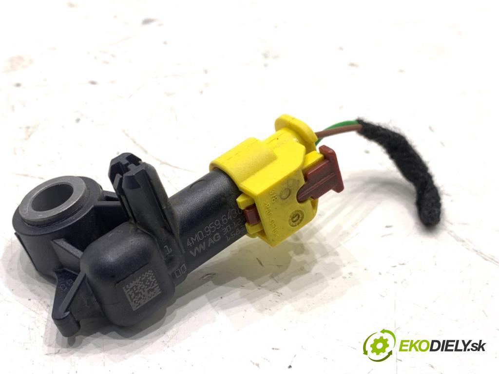 SKODA SCALA liftback 2022 110 kW 1.5 TSI 1495 Snímač nárazu 4M0959643 (Snímač nárazu)