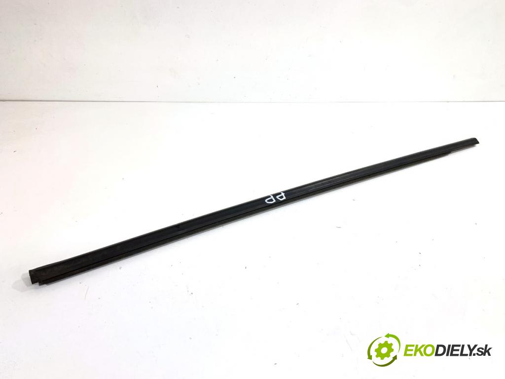 SKODA SCALA liftback 2022 110 kW 1.5 TSI 1495 lišta Sbírání: přední část pravý 654837477A