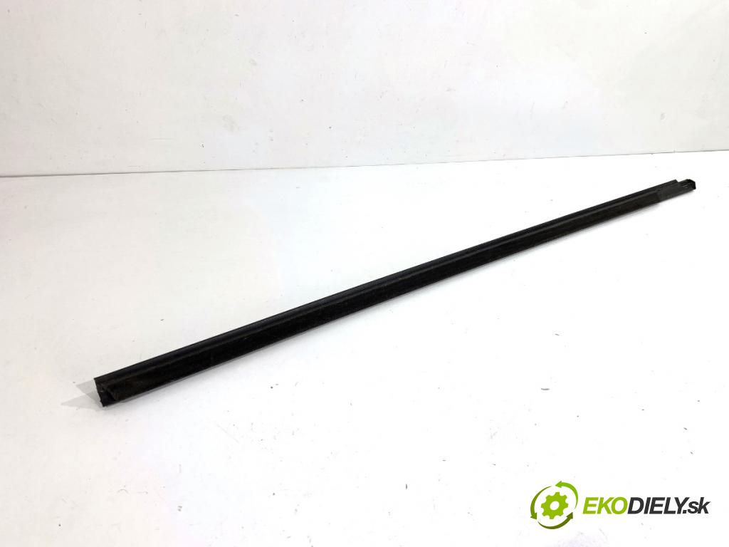 SKODA SCALA liftback 2022 110 kW 1.5 TSI 1495 lišta Sbírání: přední část levý 654837477A