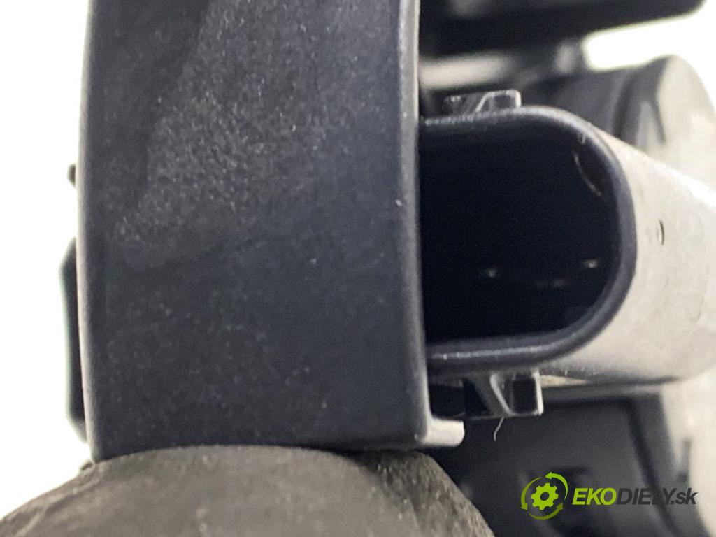 SKODA SCALA liftback 2022 110 kW 1.5 TSI 1495 Snímač nárazu 4M0955557A (Snímač nárazu)