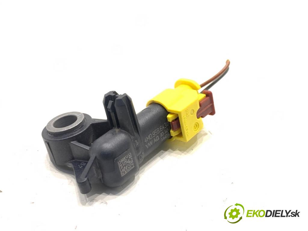 SKODA SCALA liftback 2022 110 kW 1.5 TSI 1495 Snímač nárazu 4M0959643 (Snímač nárazu)