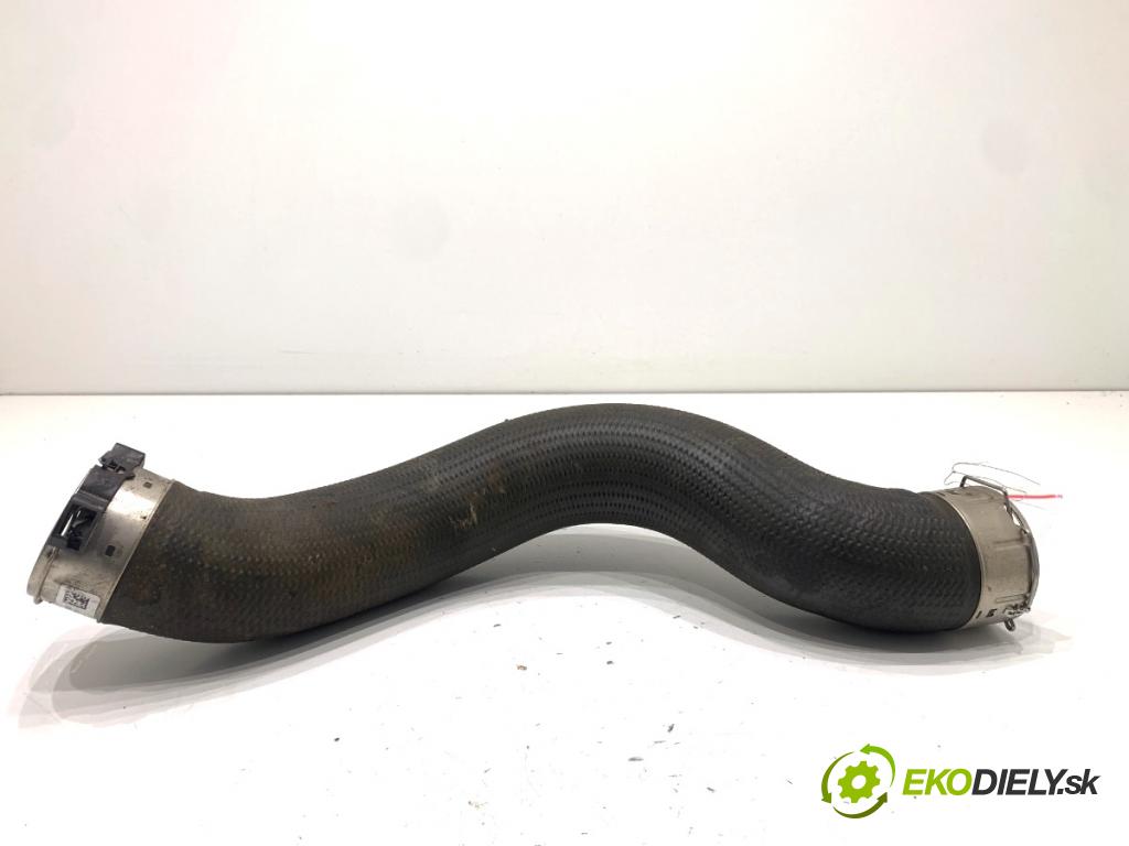 BMW G31 Kombi 2020 140 kW 520 d 1995 Rúra vzduchu intercoolera 8580081