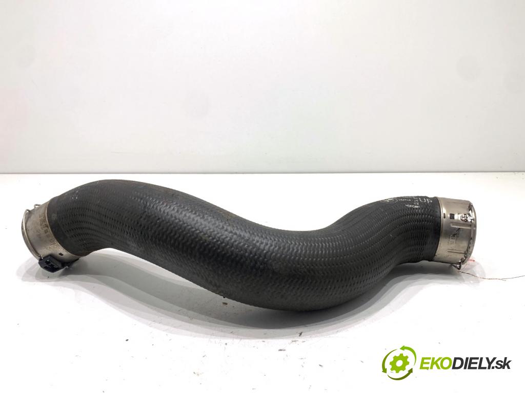 BMW G31 Kombi 2020 140 kW 520 d 1995 Rúra vzduchu intercoolera 8580081
