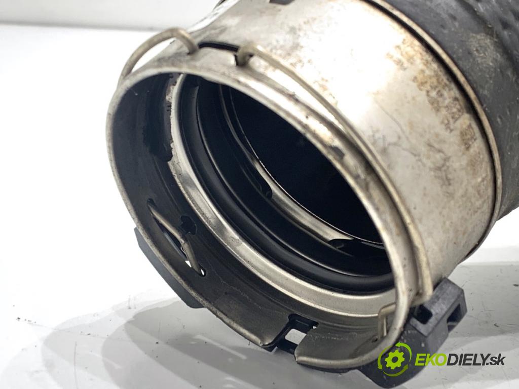 BMW G31 Kombi 2020 140 kW 520 d 1995 Rúra vzduchu intercoolera 8580081