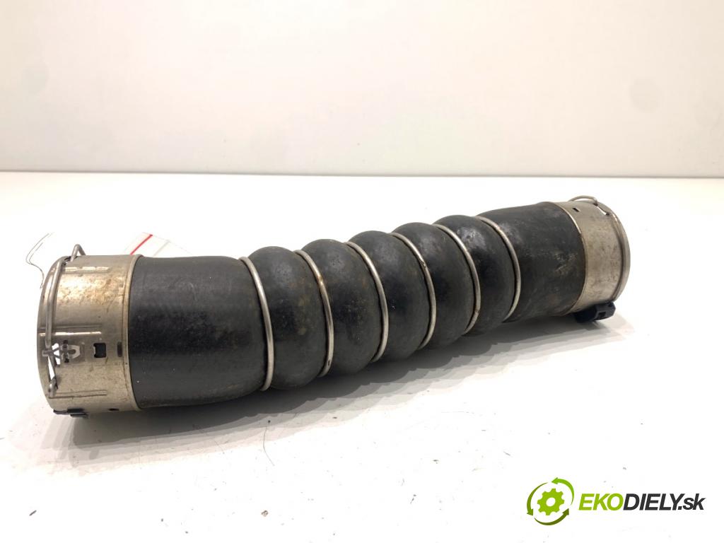 BMW G31 Kombi 2020 140 kW 520 d 1995 Rúra vzduchu intercoolera 8580080