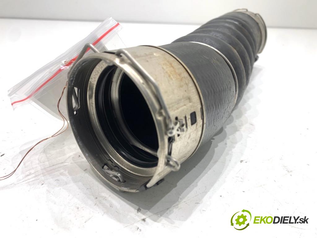 BMW G31 Kombi 2020 140 kW 520 d 1995 Rúra vzduchu intercoolera 8580080