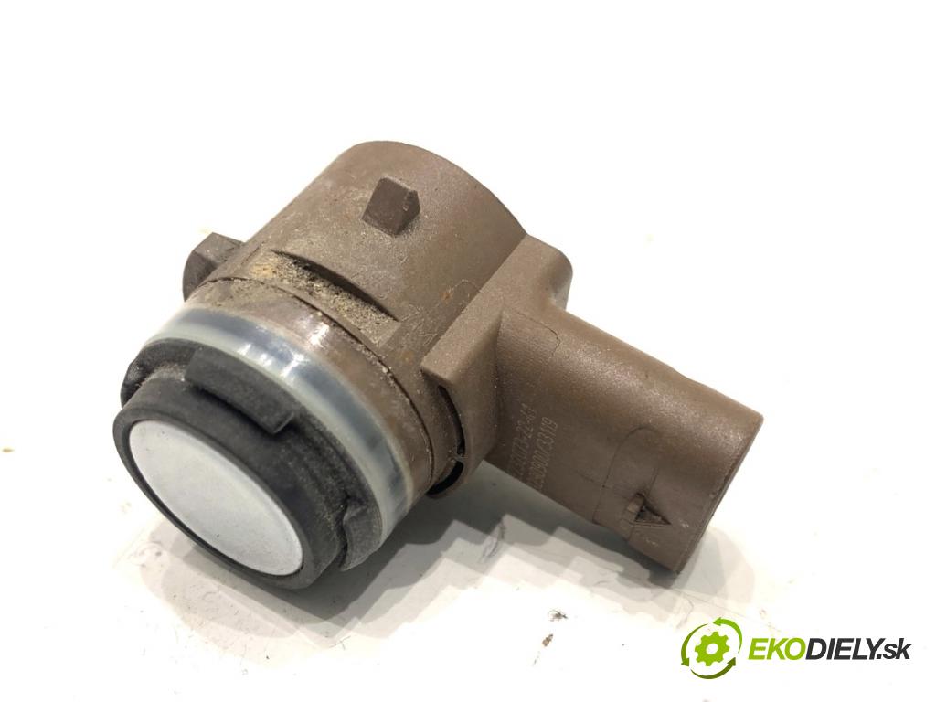 BMW G31 Kombi 2020 140 kW 520 d 1995 snímač PDC 9283202