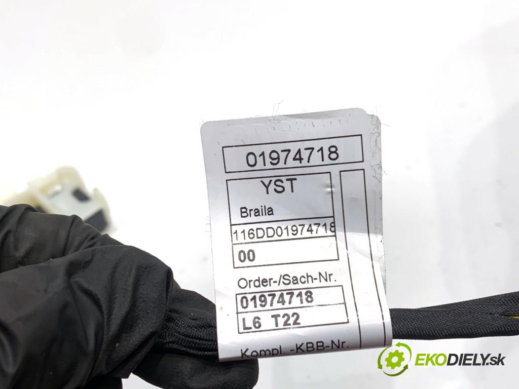 BMW G31 Kombi 2020 140 kW 520 d 1995 Skrinka poistková 6822560 (Poistková skrinka)