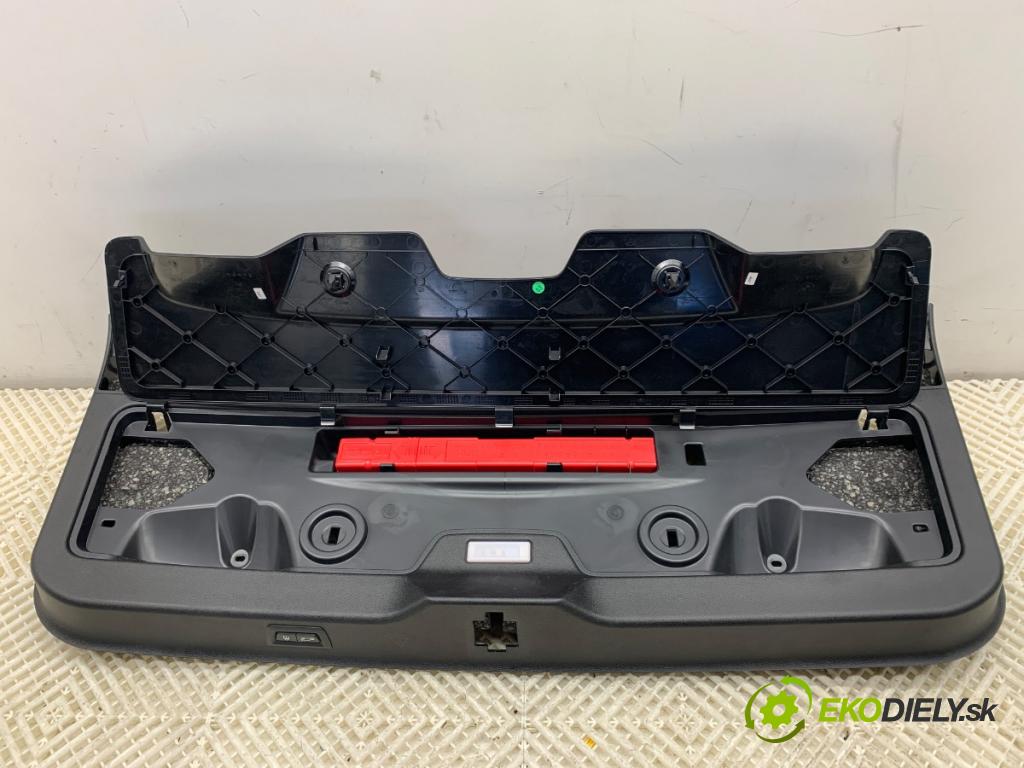 BMW G31 Kombi 2020 140 kW 520 d 1995 tapacír dveří kufra