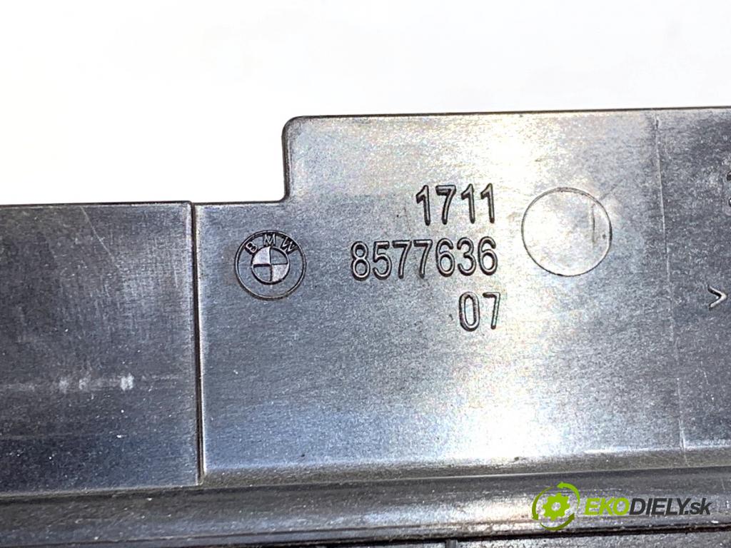 BMW G31 Kombi 2020 140 kW 520 d 1995 clona horní chladiče 8577636