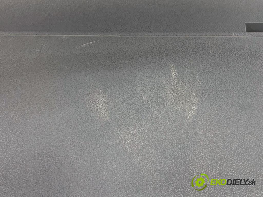 AUDI A6 C7 Kombi 2016 200 kW 3.0 TDI quattro 2967 Priehradka, kastlík spolujazdca 4G8857035D (Priehradka (kastlík))