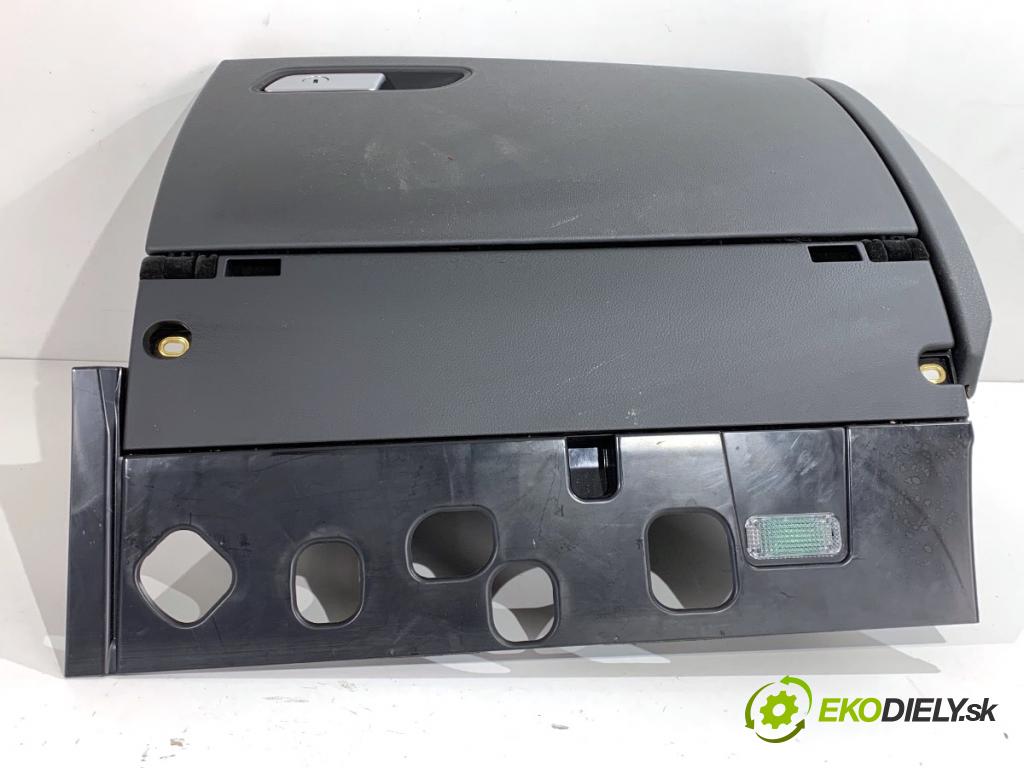 AUDI A6 C7 Kombi 2016 200 kW 3.0 TDI quattro 2967 Priehradka, kastlík spolujazdca 4G8857035D (Priehradka (kastlík))