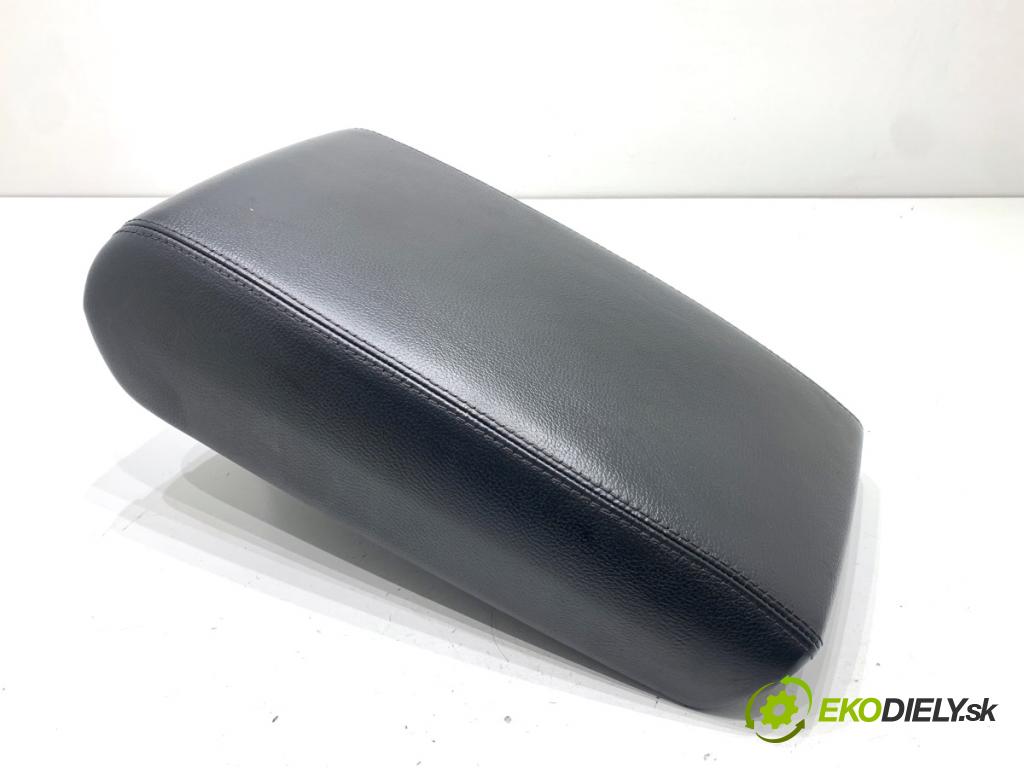 AUDI A6 C7 Kombi 2016 200 kW 3.0 TDI quattro 2967 loketní opěrka  (Loketní opěrka)