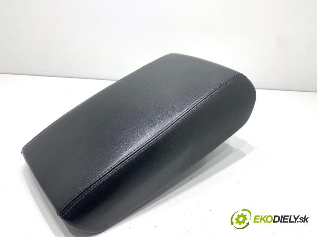 AUDI A6 C7 Kombi 2016 200 kW 3.0 TDI quattro 2967 Lakťová opierka  (Lakťová opierka)