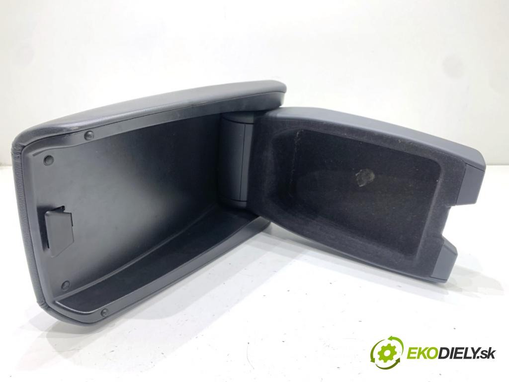 AUDI A6 C7 Kombi 2016 200 kW 3.0 TDI quattro 2967 Lakťová opierka  (Lakťová opierka)