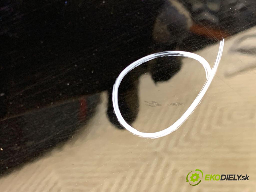 AUDI A6 C7 Kombi 2016 200 kW 3.0 TDI quattro 2967 dveře pravý přední část LY9T