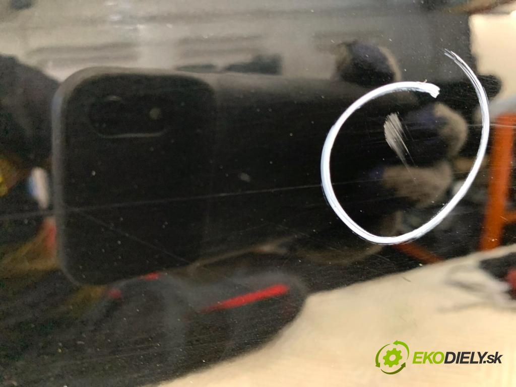 AUDI A6 C7 Kombi 2016 200 kW 3.0 TDI quattro 2967 dveře pravý přední část LY9T