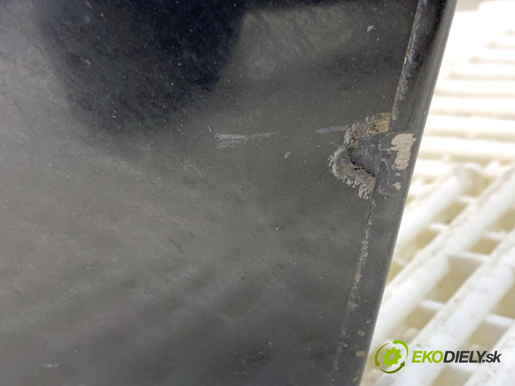 AUDI A6 C7 Kombi 2016 200 kW 3.0 TDI quattro 2967 Blatník pravy predný LY9T: