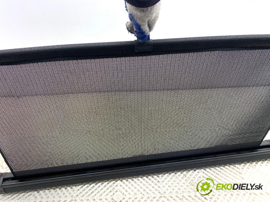 AUDI A6 C7 Kombi 2016 200 kW 3.0 TDI quattro 2967 Roleta síťka  (Interiér ostatní)