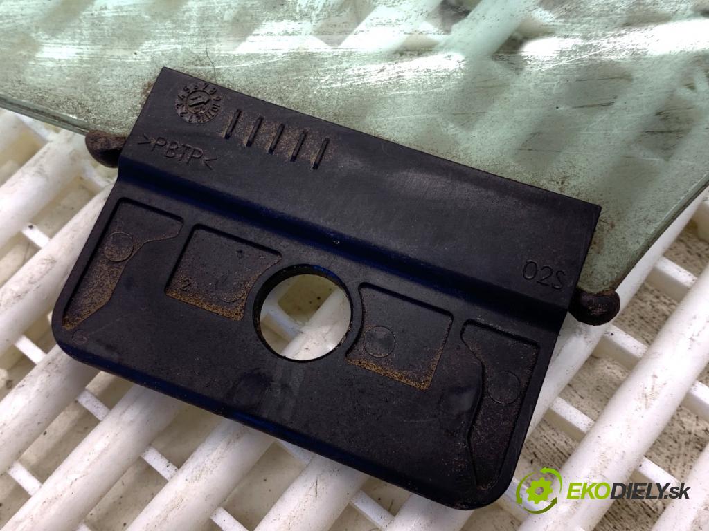 AUDI A6 C7 Kombi 2016 200 kW 3.0 TDI quattro 2967 okno levý přední část DVOJNÁSOBEK 4G0845021C