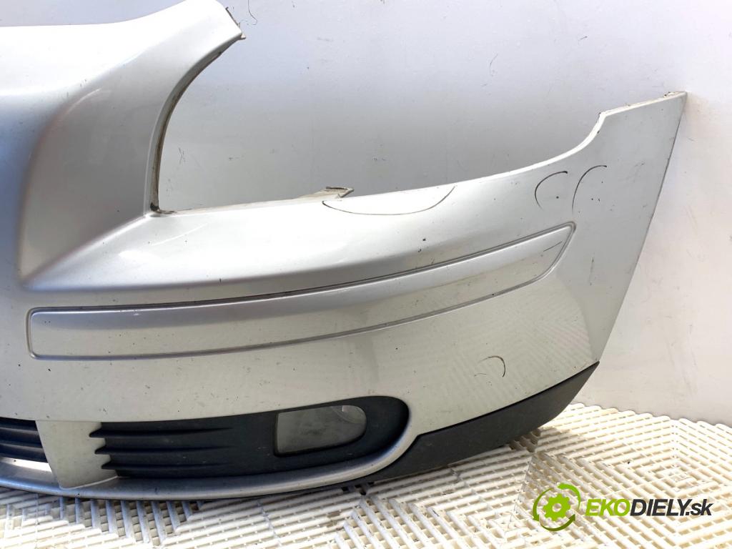 VOLVO V50 Kombi 2006 80 kW 1.6 D 1560 Nárazník predný  (Kľučka dverí ostatné)