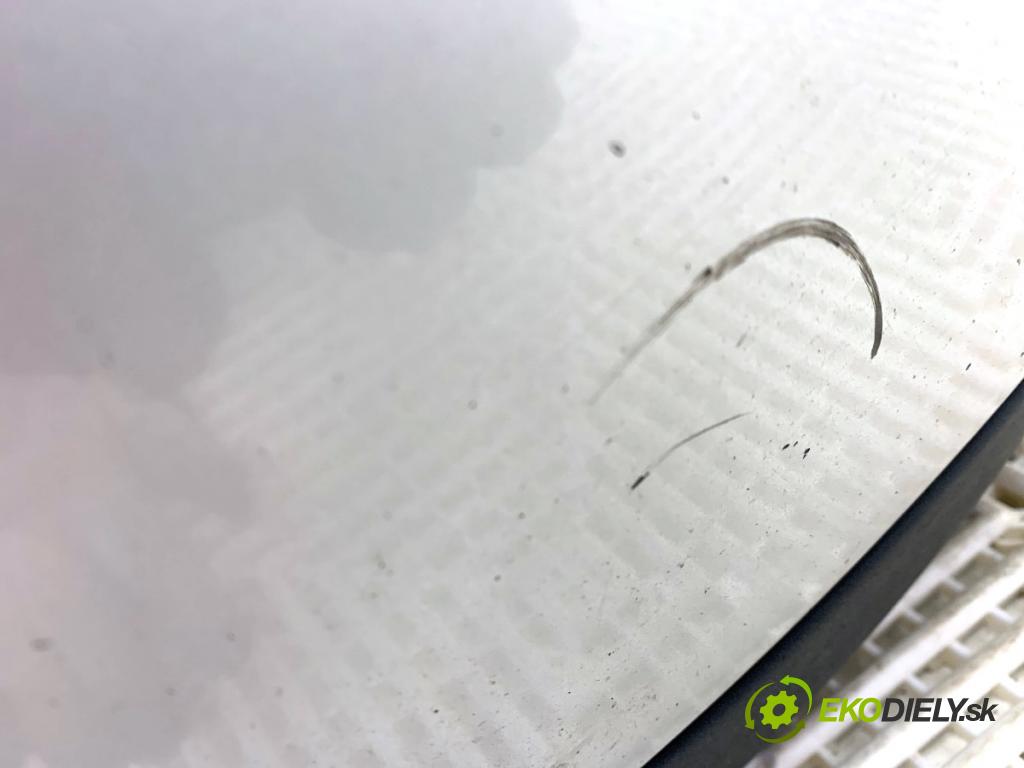 VOLVO V50 Kombi 2006 80 kW 1.6 D 1560 Nárazník predný  (Kľučka dverí ostatné)