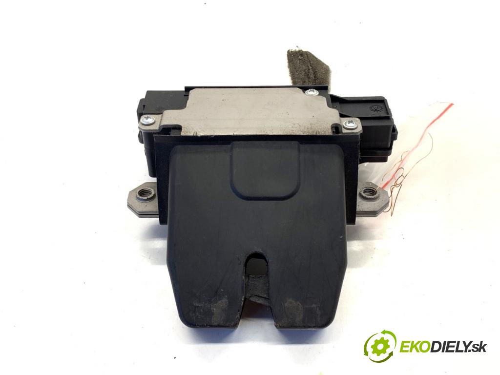 VOLVO V50 Kombi 2006 80 kW 1.6 D 1560 zámok dverí zad 4N51-A442A66-AM