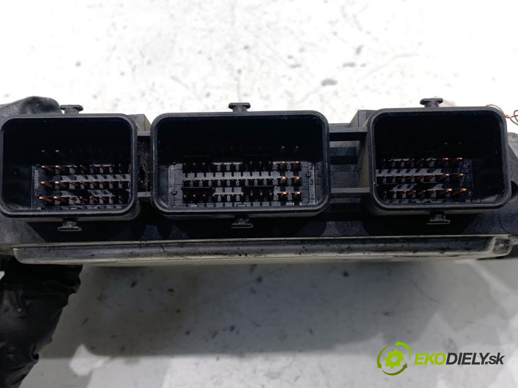 VOLVO V50 Kombi 2006 80 kW 1.6 D 1560 řídící jednotka motora 4N51-12A650-BA (Řídicí jednotka)