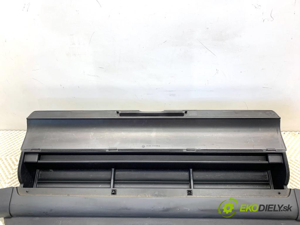 VOLVO V50 Kombi 2006 80 kW 1.6 D 1560 Roleta kufra