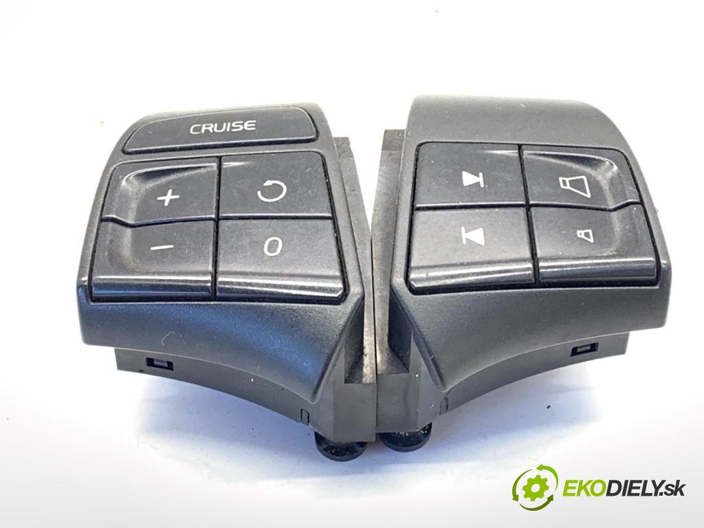 VOLVO V50 Kombi 2006 80 kW 1.6 D 1560 SPÍNAČE: volantu 30739638