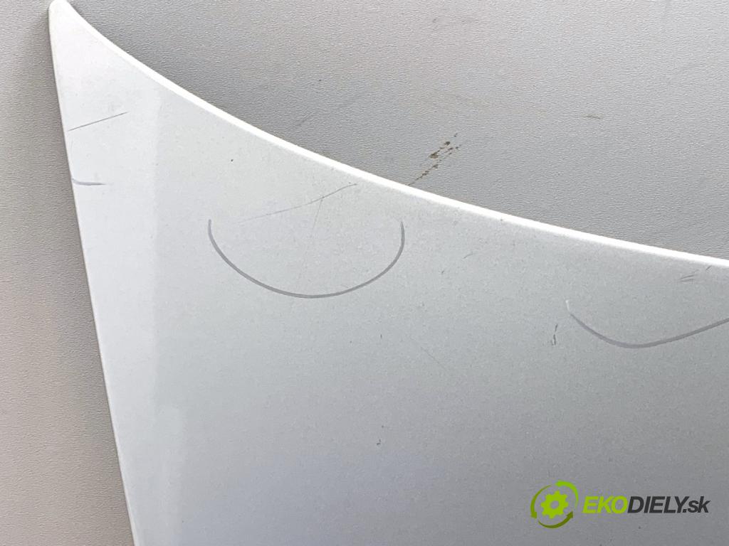 VOLVO V50 Kombi 2006 80 kW 1.6 D 1560 Kapota  (Kapota)