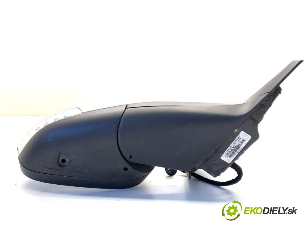 VOLVO V50 Kombi 2006 80 kW 1.6 D 1560 Spätné zrkadlo pravy