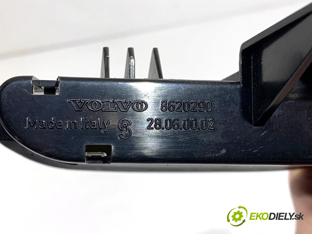 VOLVO V50 Kombi 2006 80 kW 1.6 D 1560 Svetlo brzdových svetiel 8620290