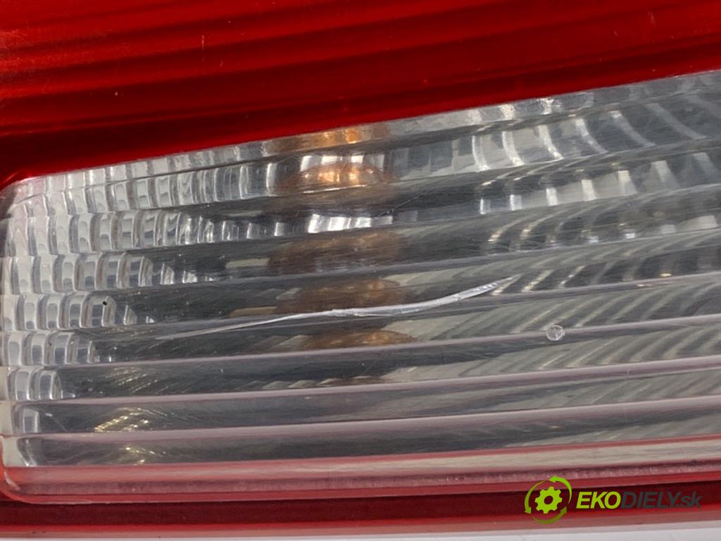 VOLVO V50 Kombi 2006 80 kW 1.6 D 1560 světlo pravý zadní část 30698921