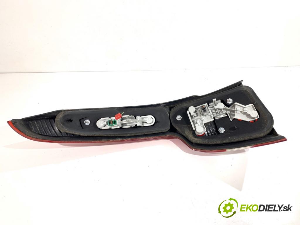 VOLVO V50 Kombi 2006 80 kW 1.6 D 1560 světlo pravý zadní část 30698921