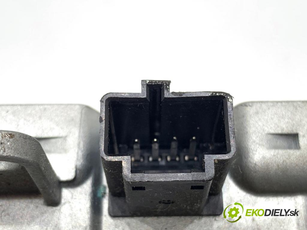 VOLVO V50 Kombi 2006 80 kW 1.6 D 1560 blokáda volantu P30776153 (Riadenie ostatné)