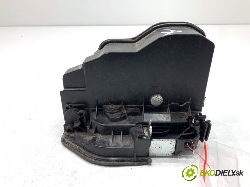 BMW F25 SUV 2016 180 kW xDrive 28 i 1997 zámok Dvere pravy zad 7318414