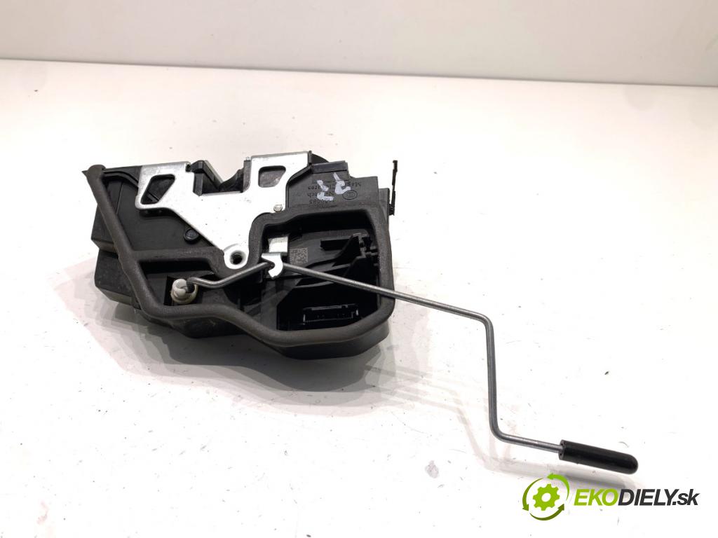 BMW F25 SUV 2016 180 kW xDrive 28 i 1997 zámok Dvere pravy predný 7318416