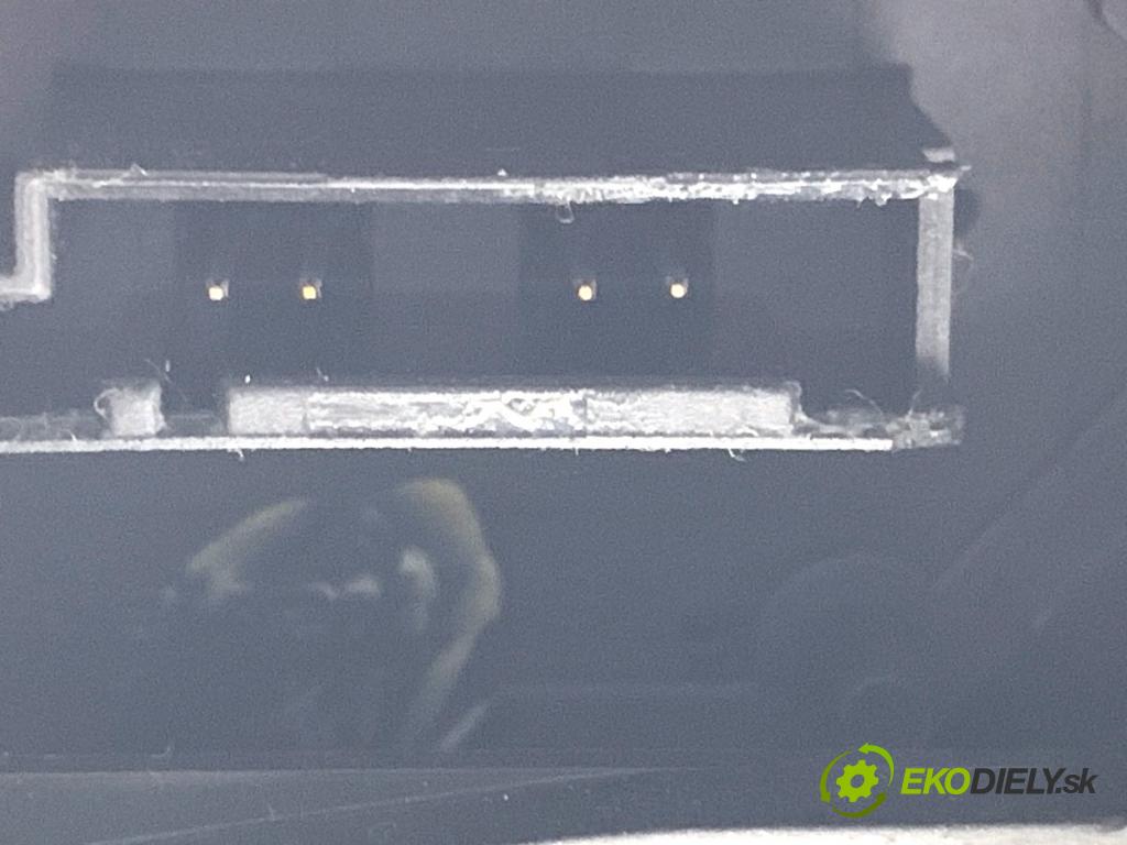 BMW F25 SUV 2016 180 kW xDrive 28 i 1997 zámok Dvere pravy predný 7318416