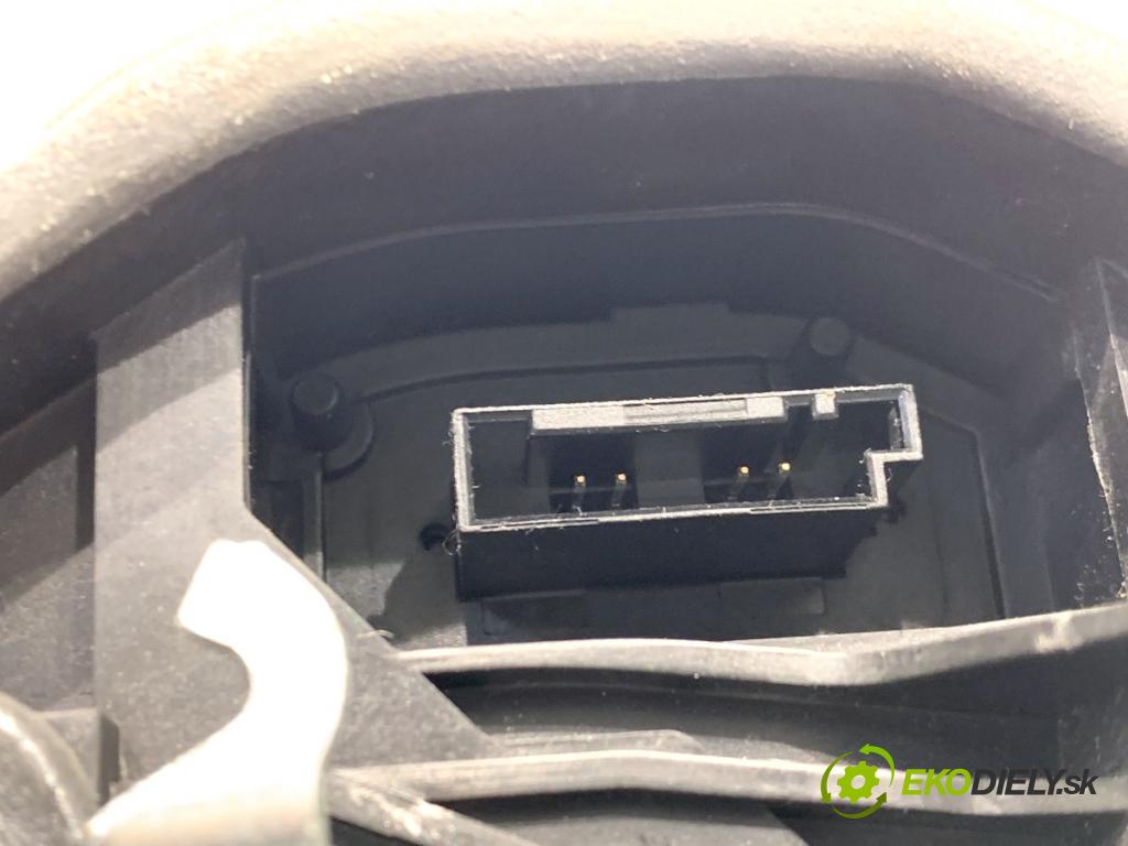 BMW F25 SUV 2016 180 kW xDrive 28 i 1997 zámok Dvere ľavy predný 7318409