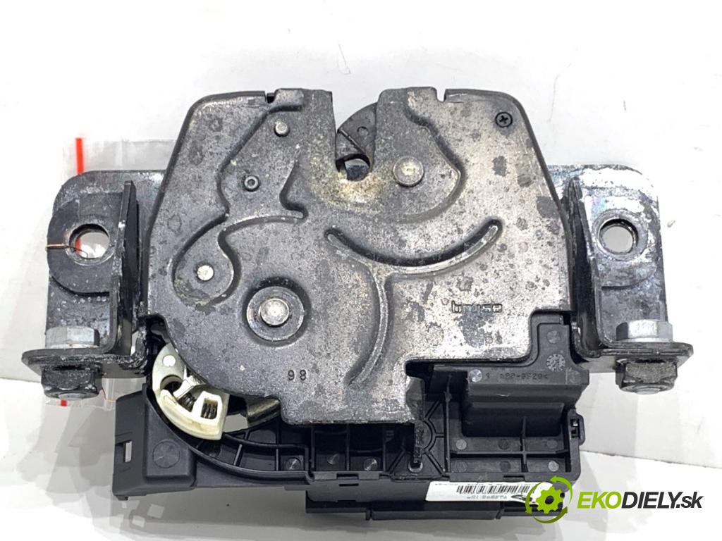 BMW F25 SUV 2016 180 kW xDrive 28 i 1997 zámok dverí zad 